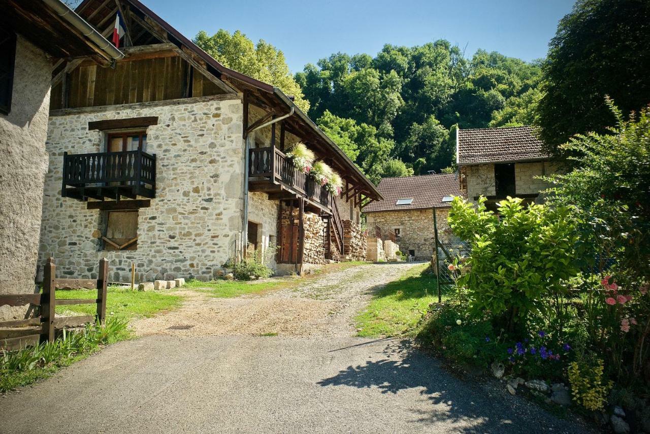 Chambres D'Hotes Des Lodges De La Cascade Yenne Zewnętrze zdjęcie